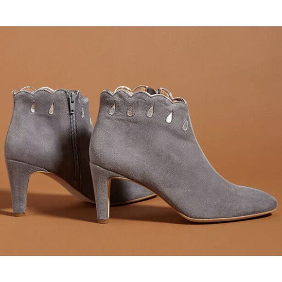 PETITE MENDIGOTE •40/ 9• Merion Ankle Boots Bootie Grey Suede Scalloped NEW $348 - Picture 3 of 13